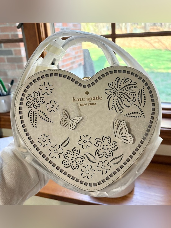 kate spade Handbags - Kate Spade Love Shack Crossbody